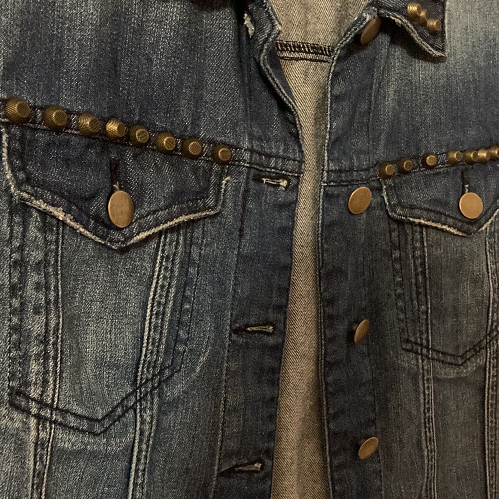 Forever 21 Jean Jacket- Like New - Picture 7 of 8